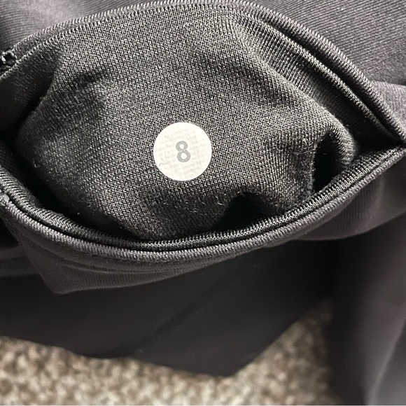 RARE Lululemon Seek The Heat Crop Sz 8 In Black - Picture 6 of 8